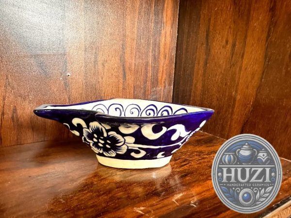 Fish-Shaped Server HuZi